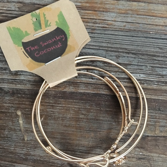 ❤HP❤ Gold Bangle Bracelet Set 4 Deer Love Leaf New - Picture 6 of 6